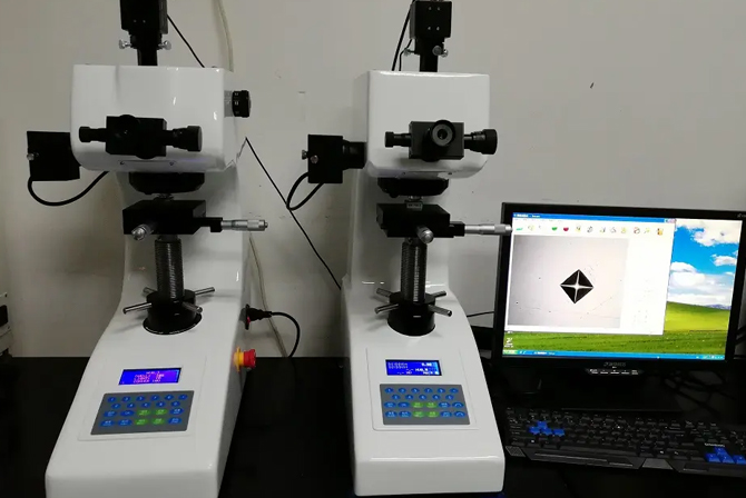 維氏硬度計